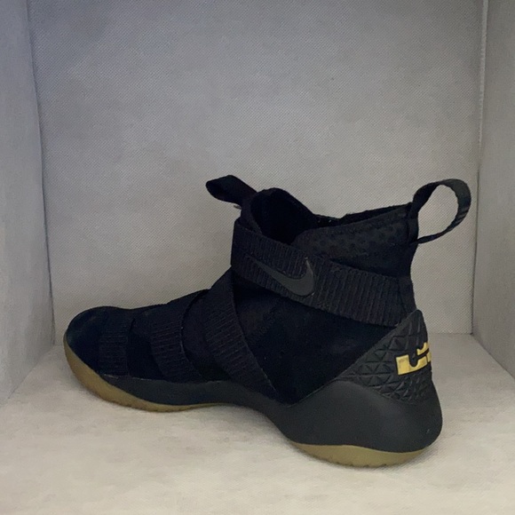 Nike LeBron James soldier 11s - Picture 7 of 11